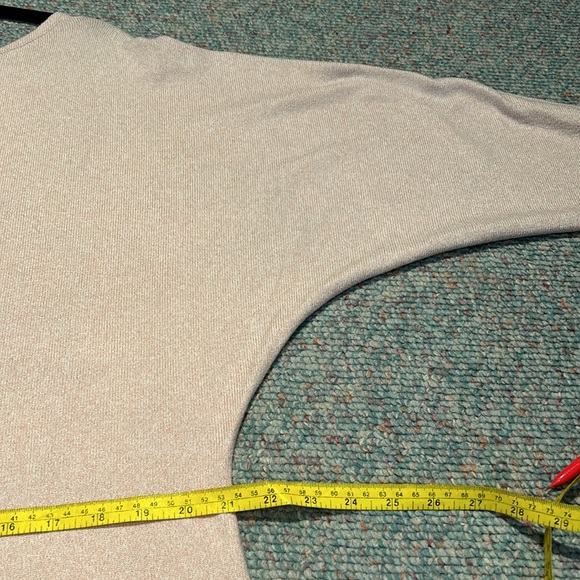 Ladies O/S pale pink dolman style sweater - Picture 6 of 8